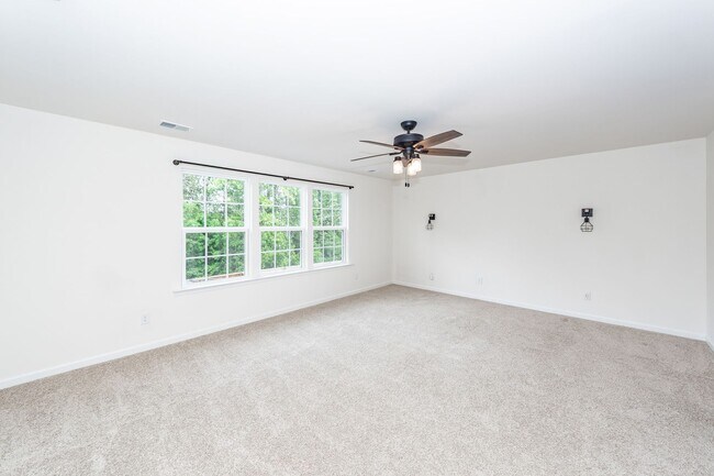 Building Photo - 3 Bedroom, 2.5 Bathroom Home in Hunters Bend - Ladson