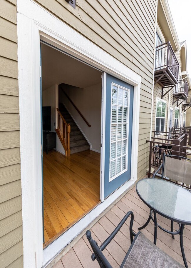 Building Photo - Downtown 3 Bedroom Townhome with 2 Car Garage