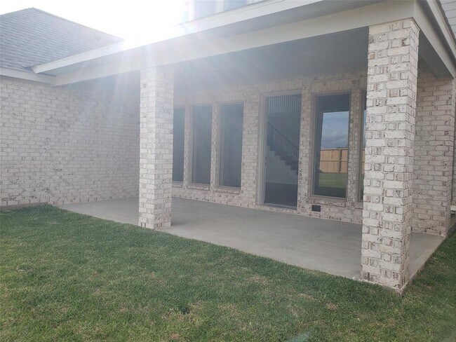 Building Photo - 8806 Morning Glow Dr