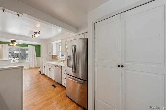 Building Photo - 2266 Newberry Rd