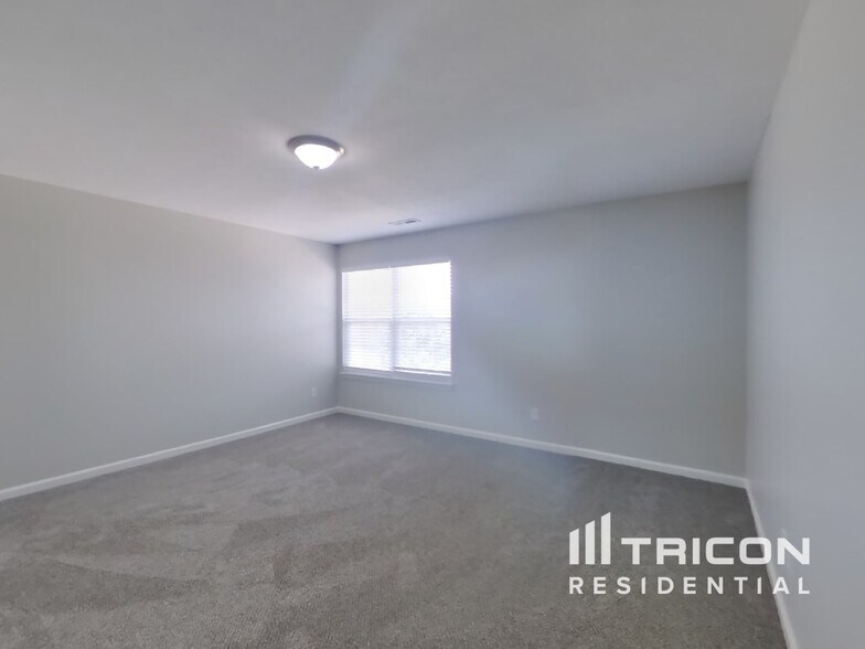 Building Photo - 371 Wakefield Ct
