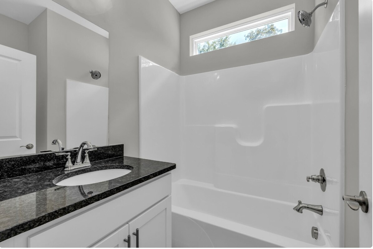 Building Photo - 102 Hogan Hts Dr