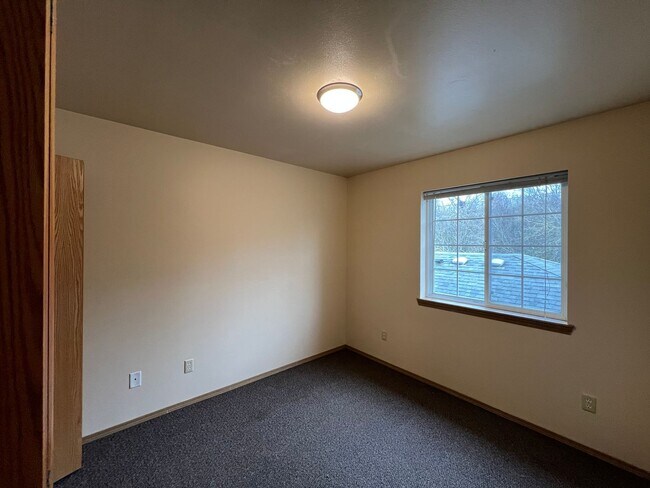 Building Photo - 1121 Humboldt St