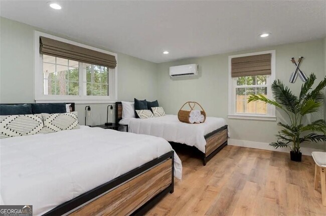 Building Photo - 42 Wooding Pl