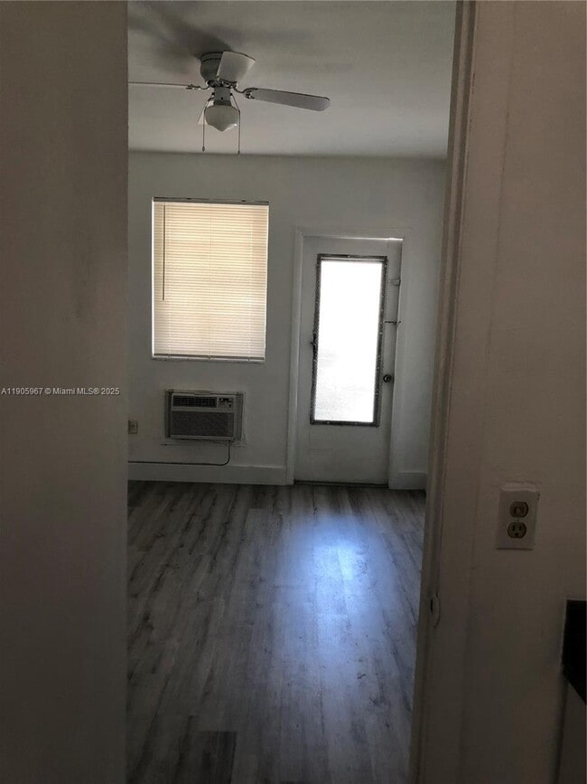 Building Photo - 380 SW 4th St