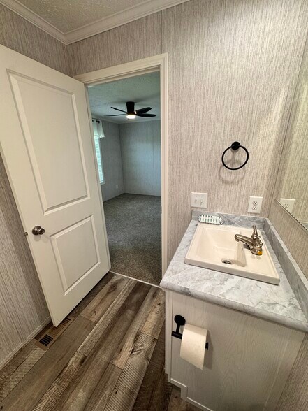 Master bathroom - 102 North Road