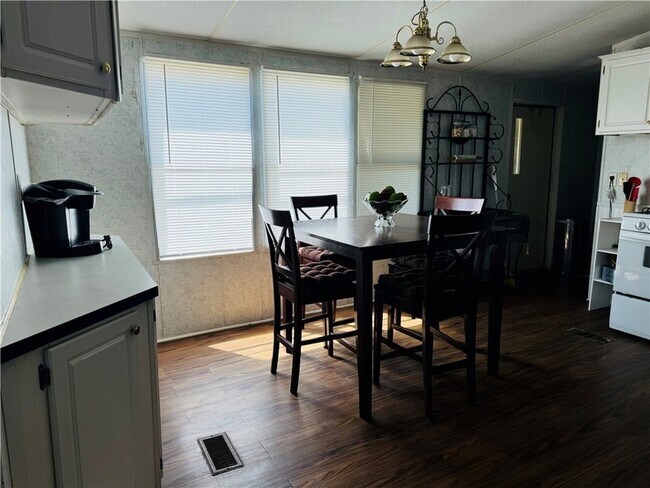 Building Photo - 5389 Riverview Dr