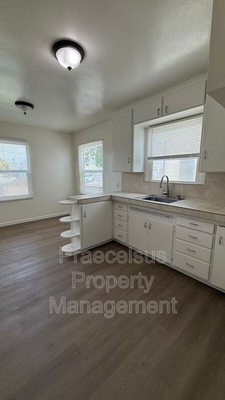 Building Photo - 270 Whitney St