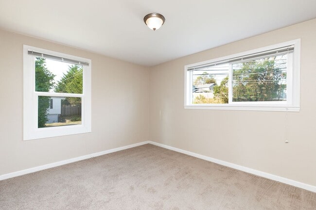 Building Photo - Updated 3 Bedroom Northgate Home with Atta...