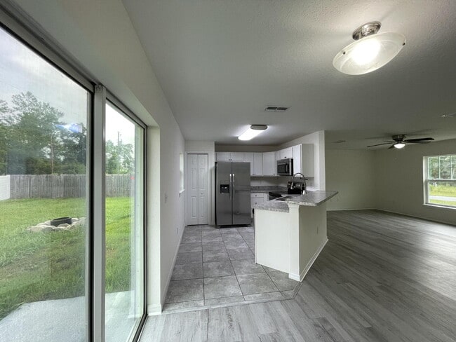 Building Photo - Move-In Ready! Beautiful 3BR/2BA with New Flooring & Fresh Paint