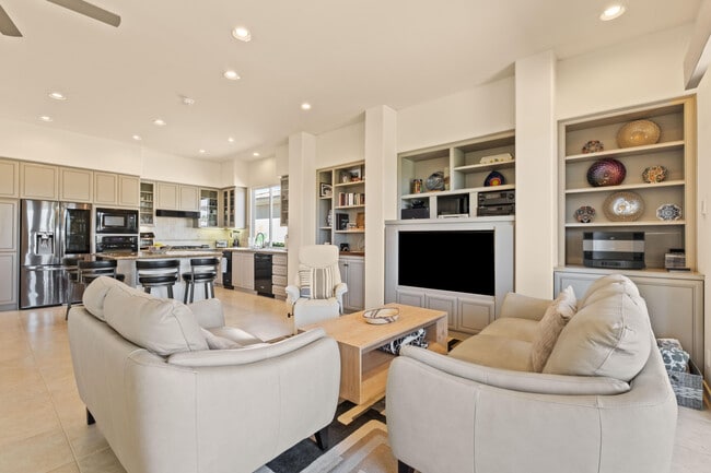 Building Photo - 872 Mission Creek Dr