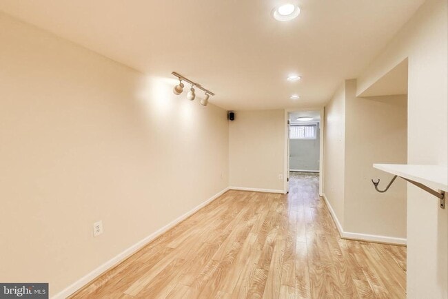Building Photo - 6107 Parkway Dr