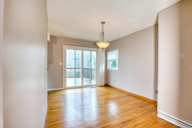 Building Photo - 12 Clancy Rd