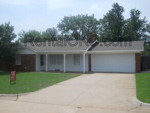 Building Photo - Charming home in The Village