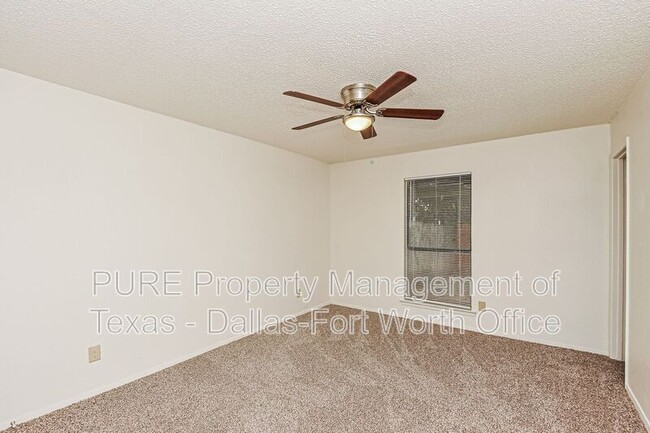 Building Photo - 7527 Windhaven Rd