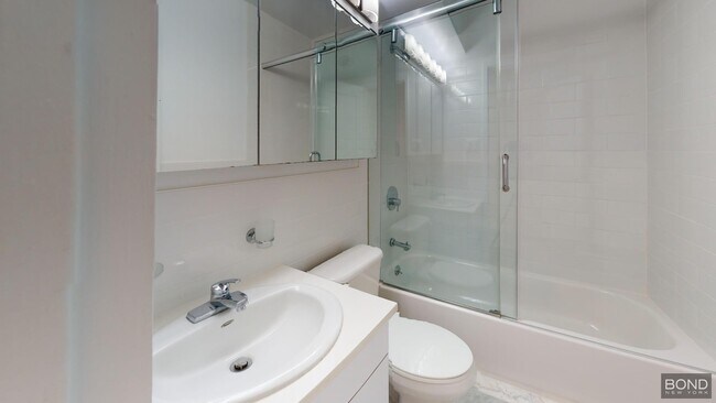 Building Photo - 405 E 56th St