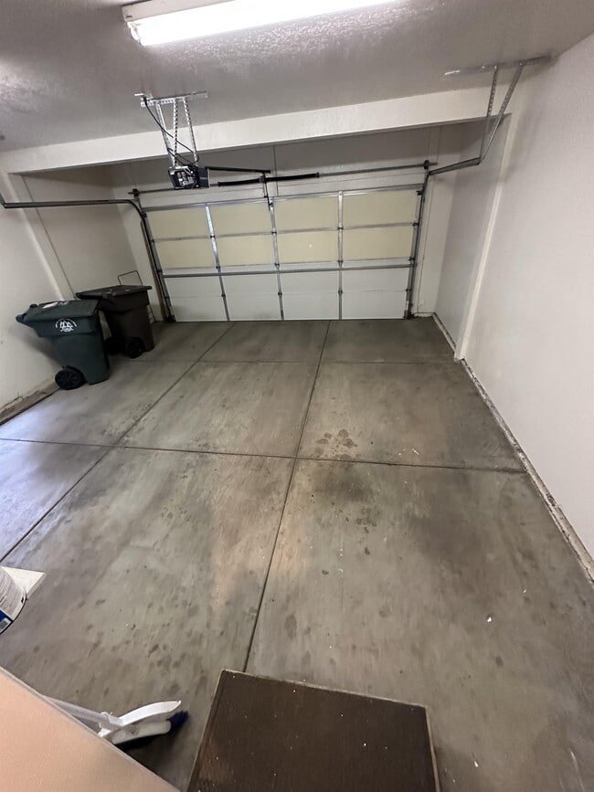 Building Photo - 2561 S Gravel Ln
