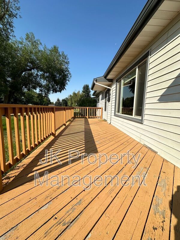 Building Photo - 710 48th St S