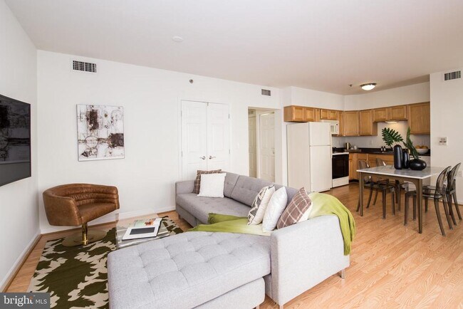 Building Photo - 1030 N 2nd St