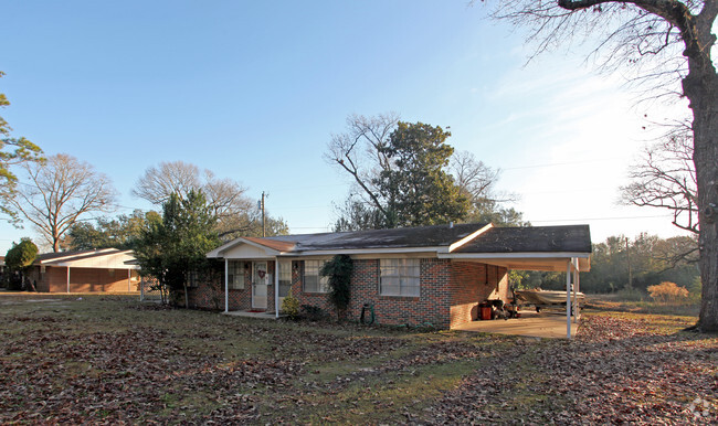 Primary Photo - Country Oak Apartments