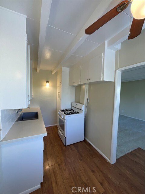 Building Photo - 205 Acacia Ave