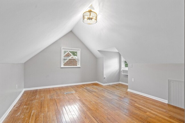 Building Photo - 110 S Bromfield Rd