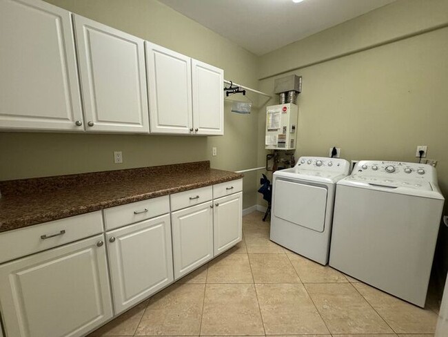 Building Photo - Gulf Breeze - 3 bedroom, 3 bathroom - Wate...