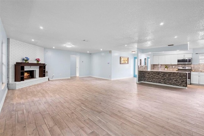 Building Photo - 10637 Deergrass Ln