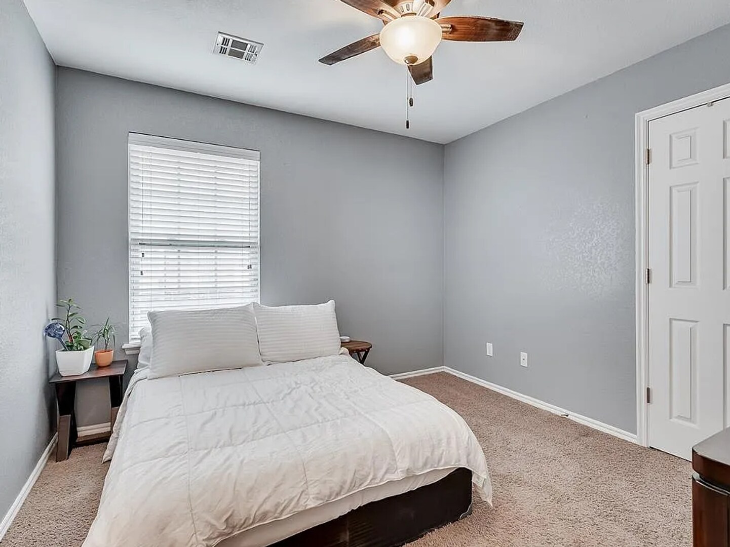 Building Photo - 2221 NW 199th St