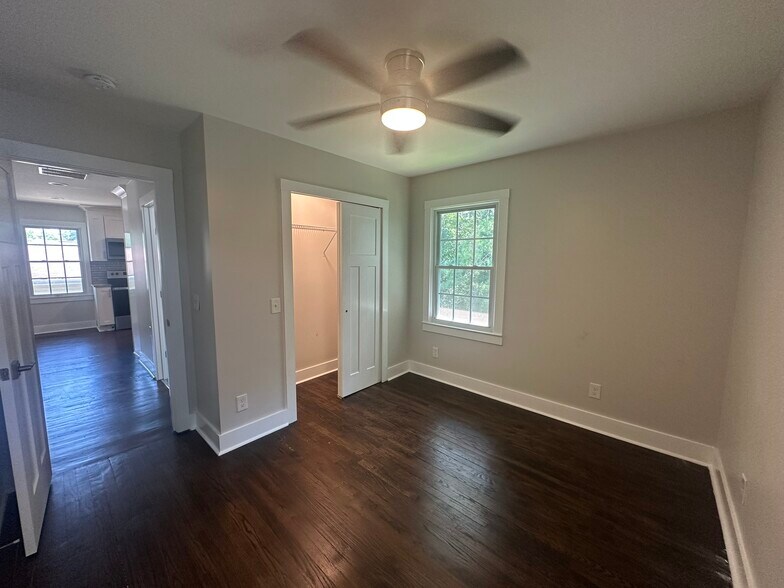 Building Photo - 569 Woods Dr NW