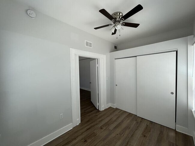 Building Photo - 2861 2nd Ave S