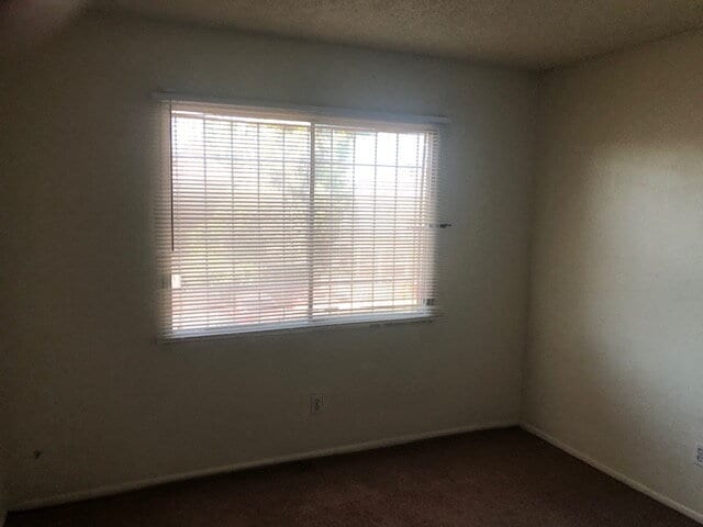 Building Photo - Very Nice 2 Story, 2 Bedroom, 1 Bath Townh...