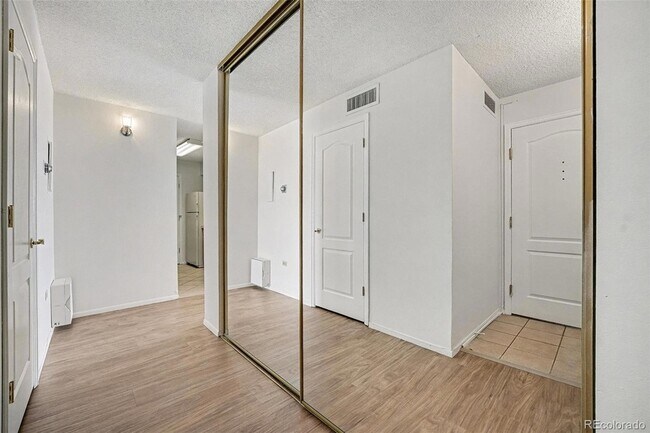 Building Photo - 1020 15th St