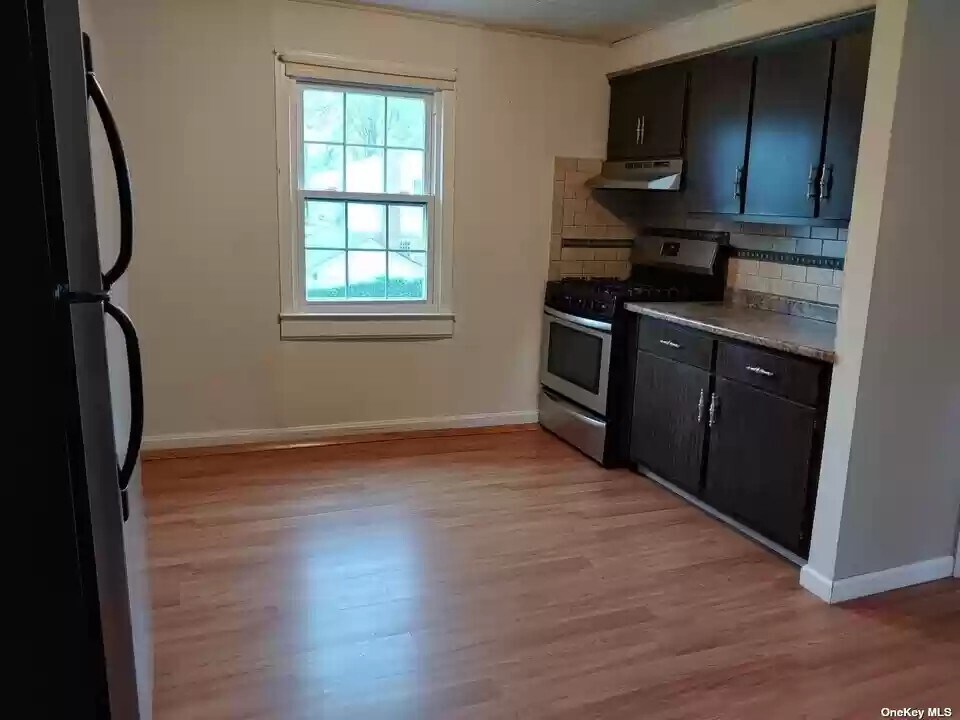 Building Photo - 8640 235th Ct