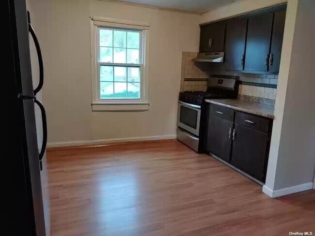 Building Photo - 8640 235th Ct