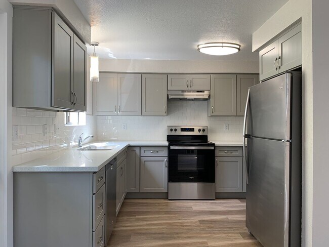 Building Photo - 3109 NE 11th Pl