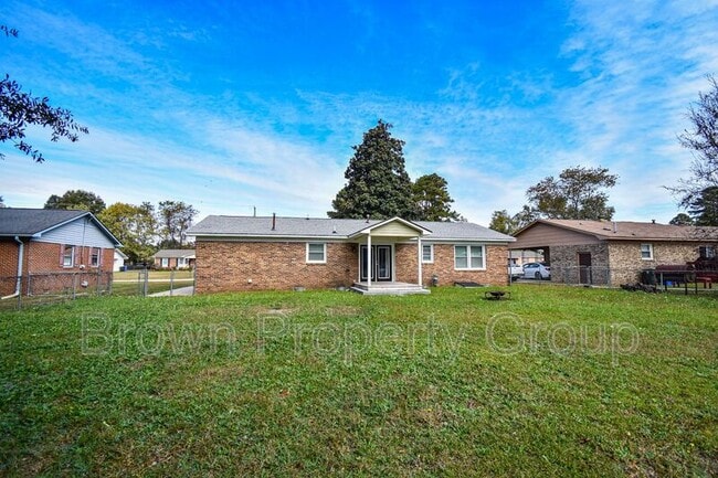 Building Photo - 4715 Beaufort Dr