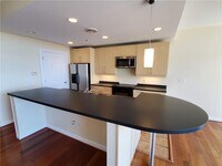 Building Photo - 250 Park Ave W NW