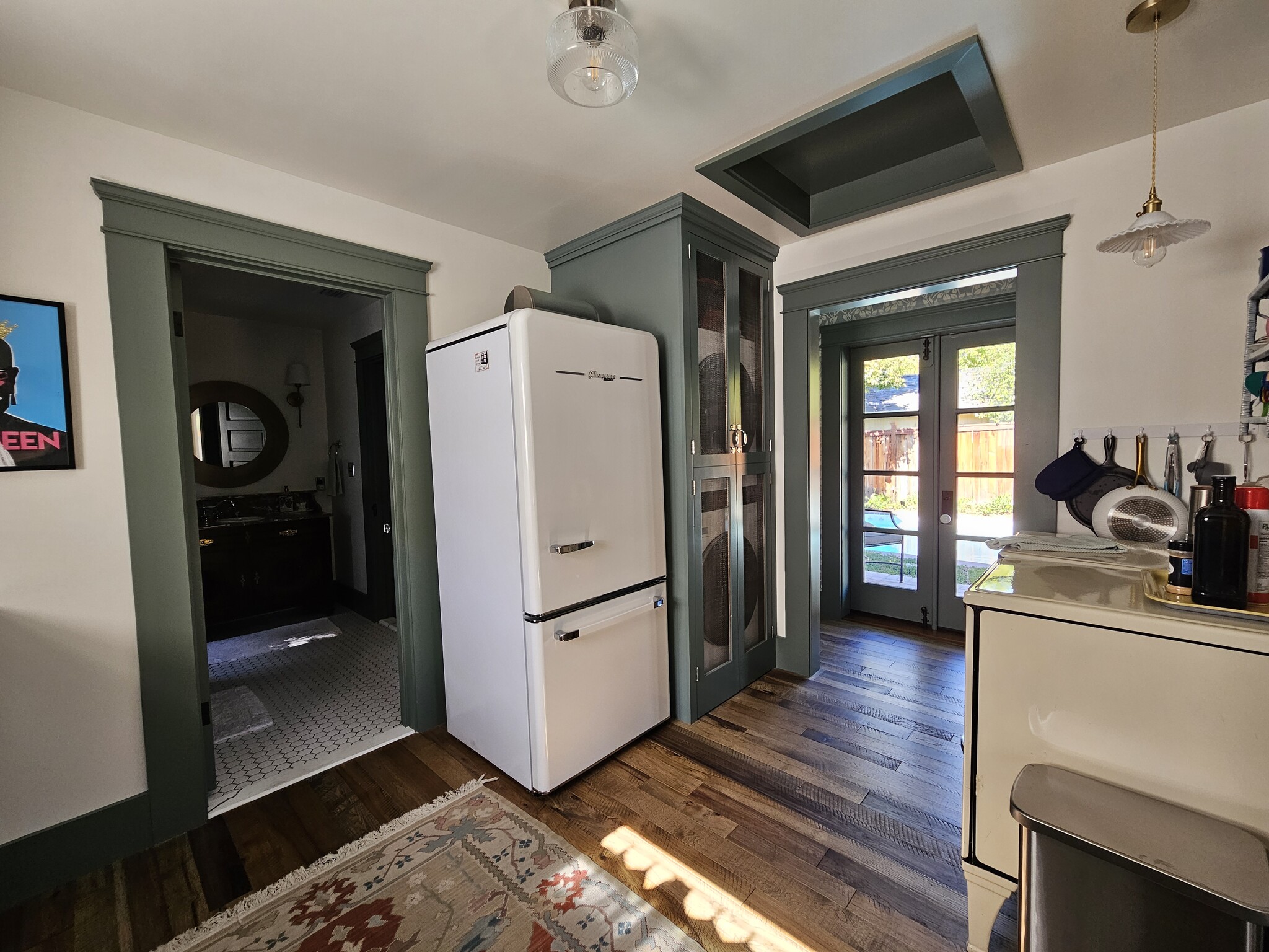 Building Photo - 139 N Ivy Ave