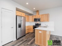 Building Photo - 224 S Woodlawn Rd