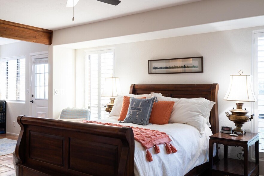 Master Bedroom - 3121 E Claremont Ave
