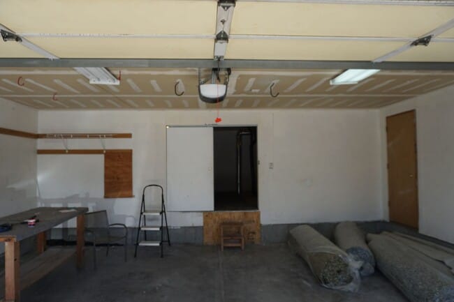 Building Photo - Centrally Located 3 Bedroom Midvale Home