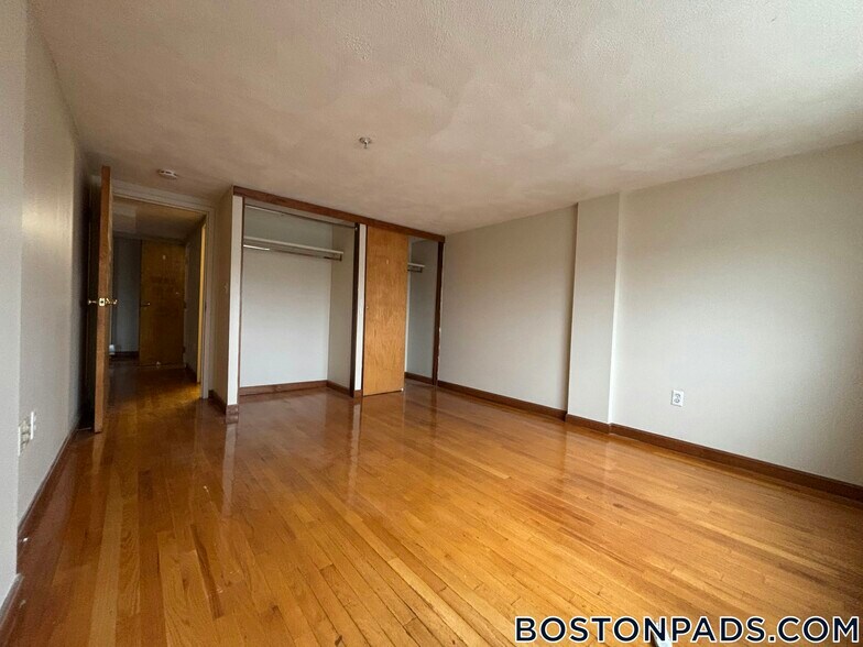 Building Photo - 1110 Commonwealth Ave