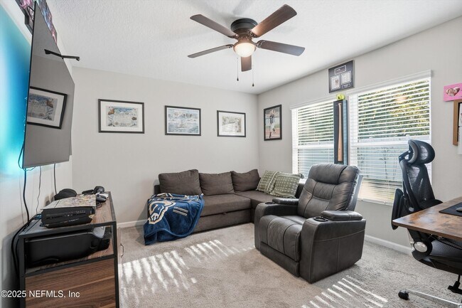 Building Photo - 12581 Creekside Mnr Dr