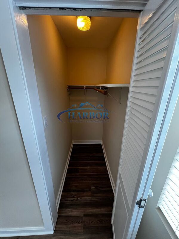 Building Photo - 1504 Madrid Ave