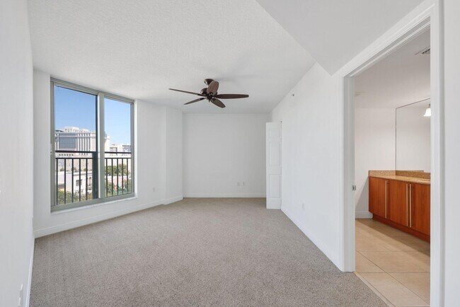 Building Photo - 610 Clematis St