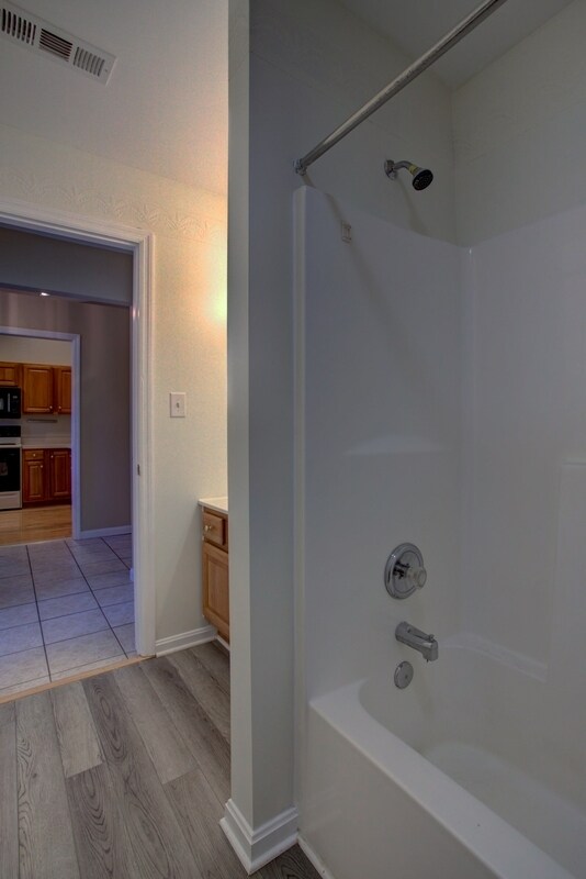 Building Photo - 103 Black Oak Dr