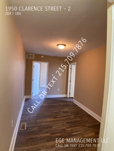 Building Photo - 1950 Clarence St