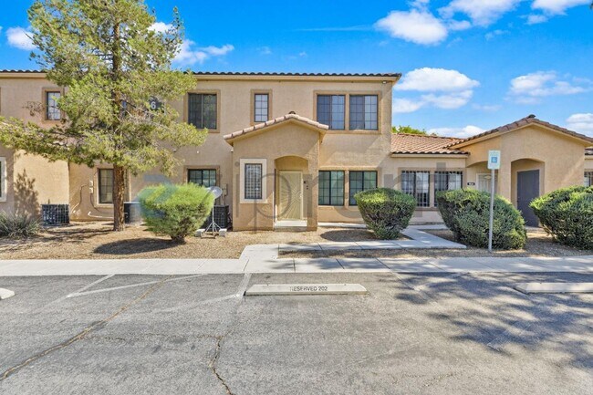 Building Photo - 2030 Rancho Lake Dr