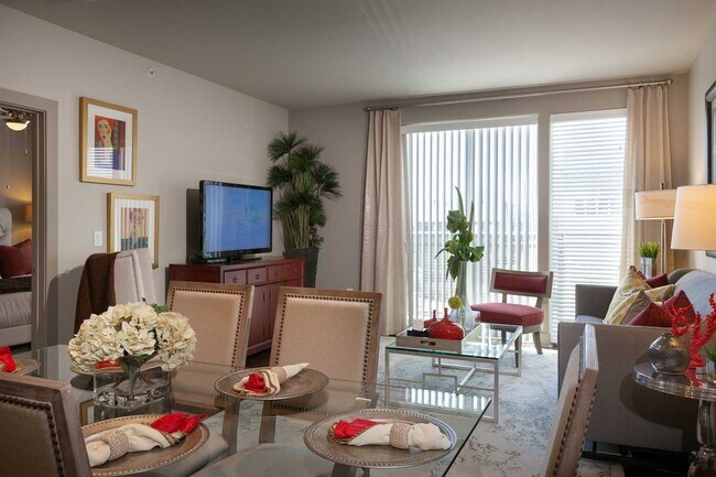 Building Photo - Modern Luxury in Montrose 1/1